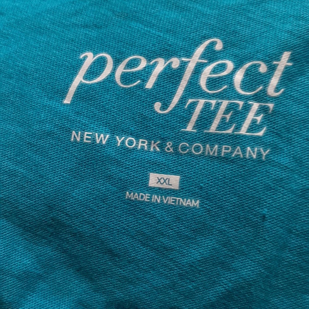 NY & CO T-shirt # 23 - Picture 5 of 7